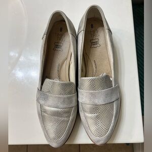 Time and Tru Metallic cream Silver wedge genuine leather loafers
